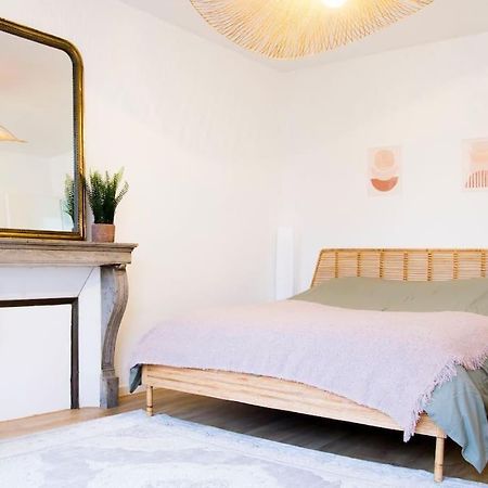 Le Saint Amour Cosy Besancon Bagian luar foto